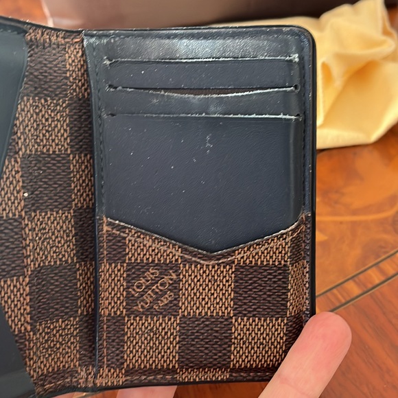 Authentic Louis Vuitton men’s wallet - Picture 4 of 9